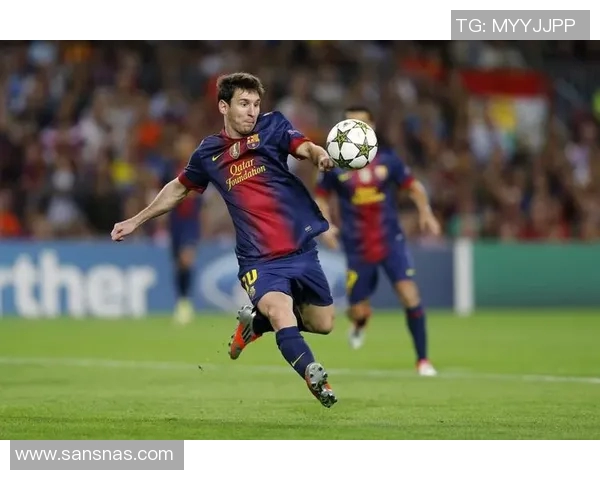 足球明星炫酷照片展现运动魅力与个性风采的精彩瞬间